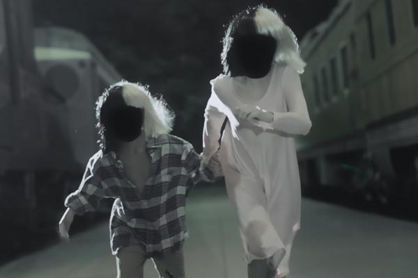 El nuevo videoclip de Sia y Maddie-0