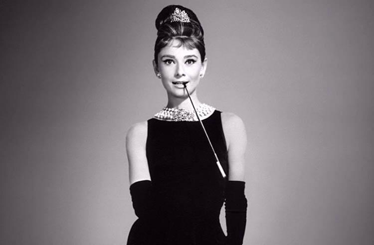 Los 10 looks más increíbles de Givenchy, legendario estilista que murió a los 91 años-0