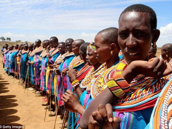 La aldea africana donde están prohibidos los hombres-0