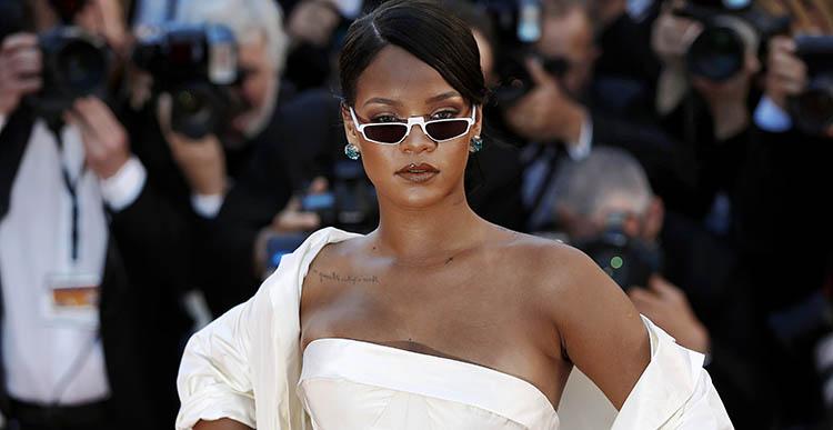 La polémica vestimenta de Rihanna en la Met Gala 2018-0