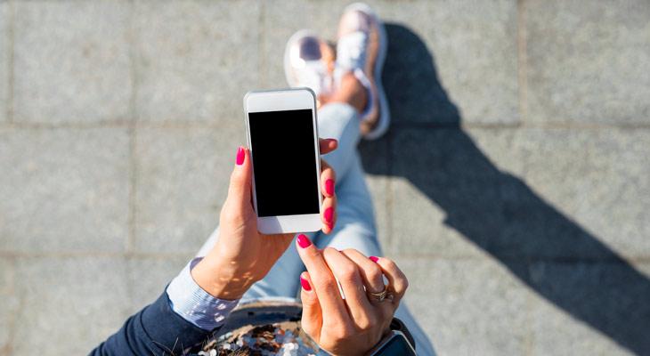 Este hábito con el móvil podría estar arruinando tus relaciones-0